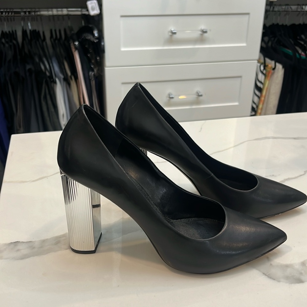 2/100$🔥Michael Kors Black Pumps with Silver Block Heels